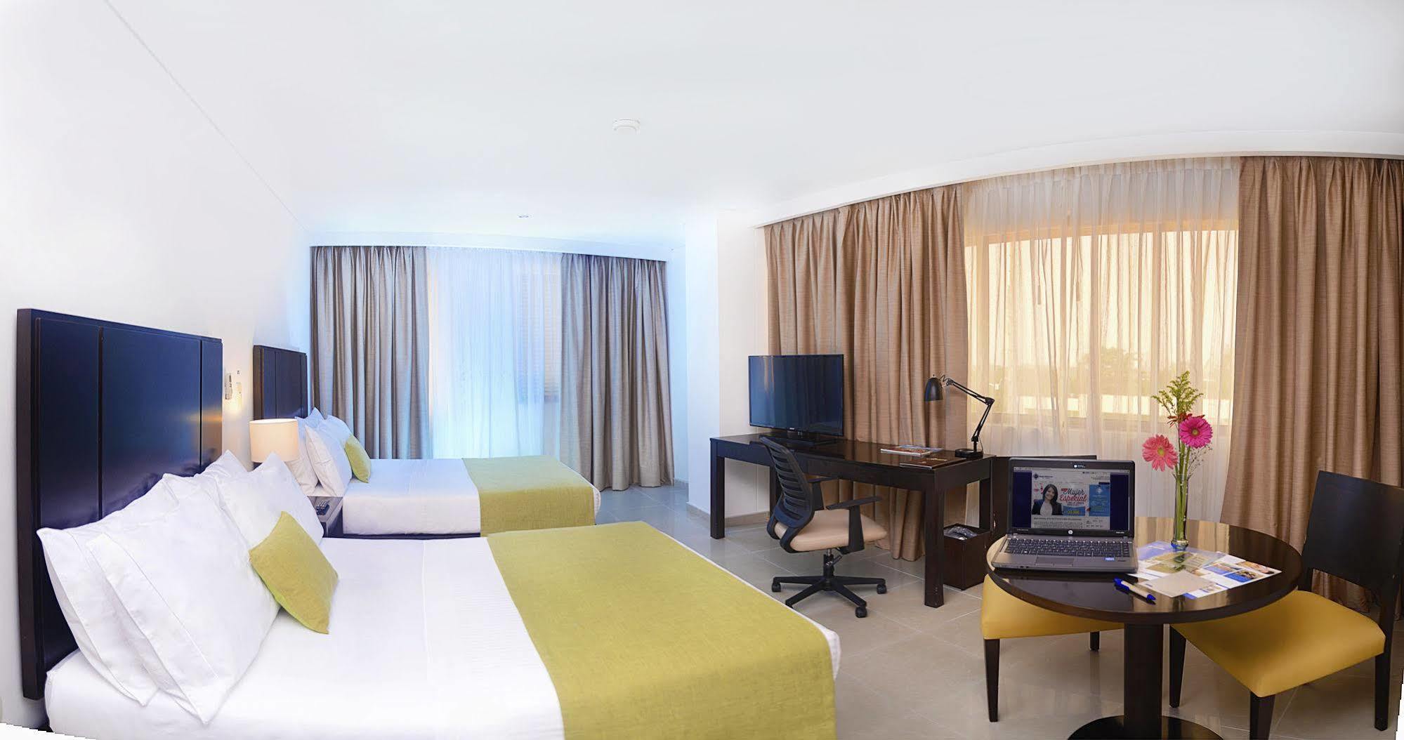 Hotel Millenium バランカベルメハ エクステリア 写真